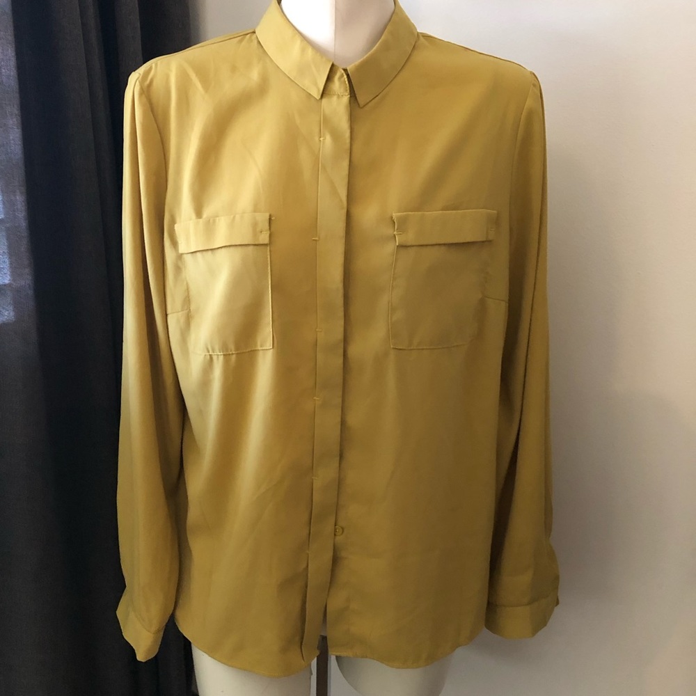Women’s dress blouse